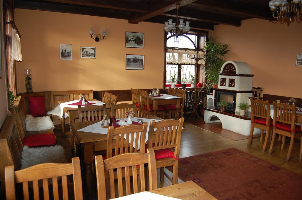 Penzion a Restaurace U Mámy Hotel Frýdek-Místek Exterior foto