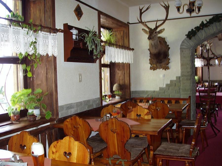 Penzion a Restaurace U Mámy Hotel Frýdek-Místek Exterior foto