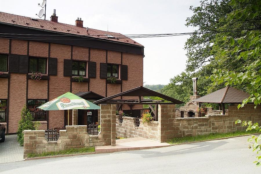 Penzion a Restaurace U Mámy Hotel Frýdek-Místek Exterior foto